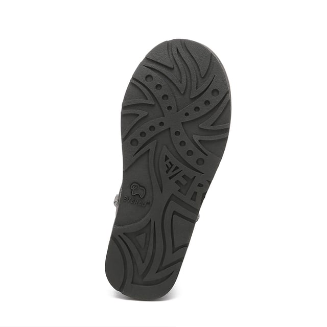 EVER AU Women Emu Mini Classic Boots Timeless. It's no wonder some of the trendiest Hollywood A-listers have been spotted in similar styles over the years (Kendall Jenner, Emily Ratajkowski, and Joan Smalls to name a few). Put your best foot forward and follow their lead.
Specifications:
Suede Upper
Warm Sheepskin Wool Lining
Soft Sheepskin Wool Insole
Classic Silhouette
TPR Rubber Sole
Technologies:
Water, Snow & Stain Resistance
Unique Double-Layer Sole
