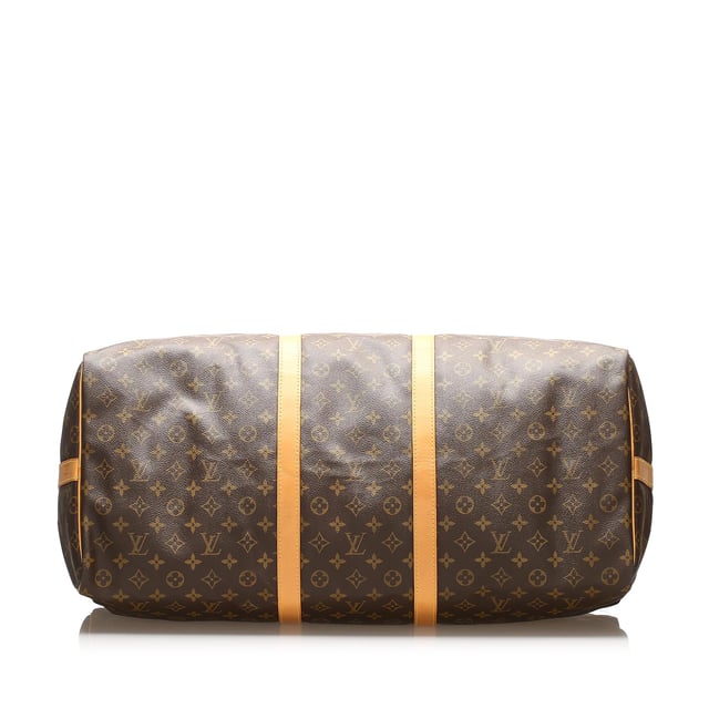 VINTAGE. RRP AS NEW. The Keepall Bandouliere 60 features the Monogram canvas body with vachetta trim, rolled vachetta handles, a detachable flat strap, and a two-way top zip closure.Exterior back is discolored. Exterior bottom is discolored. Exterior corners is discolored and scratched. Exterior front is discolored. Exterior handle is discolored. Exterior side is discolored. Buckle is scratched and tarnished. Zipper is scratched and tarnished.

Dimensions:
Length 34cm
Width 60cm
Depth 26cm
Hand Drop 34cm
Shoulder Drop 120cm

Original Accessories: Name Tag

Serial Number: TH0957
Color: Brown
Material: Canvas x Monogram Canvas x Leather x Vachetta Leather
Country of Origin: France
Boutique Reference: SSU92452K1407


Product Rating: GoodCondition

To help provide you with a wider range of products, this item will be shipped to you from an international warehouse. This means that the delivery may take a little bit longer than usual. Tracking details will be provided for you inside your dispatch email and in your account