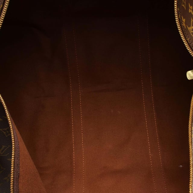 VINTAGE. RRP AS NEW. The Keepall Bandouliere 60 features the Monogram canvas body with vachetta trim, rolled vachetta handles, a detachable flat strap, and a two-way top zip closure.Exterior back is discolored. Exterior bottom is discolored. Exterior corners is discolored and scratched. Exterior front is discolored. Exterior handle is discolored. Exterior side is discolored. Buckle is scratched and tarnished. Zipper is scratched and tarnished.

Dimensions:
Length 34cm
Width 60cm
Depth 26cm
Hand Drop 34cm
Shoulder Drop 120cm

Original Accessories: Name Tag

Serial Number: TH0957
Color: Brown
Material: Canvas x Monogram Canvas x Leather x Vachetta Leather
Country of Origin: France
Boutique Reference: SSU92452K1407


Product Rating: GoodCondition

To help provide you with a wider range of products, this item will be shipped to you from an international warehouse. This means that the delivery may take a little bit longer than usual. Tracking details will be provided for you inside your dispatch email and in your account