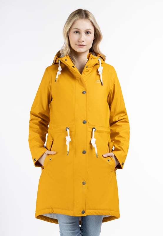 Ganz gleich, ob nass oder kalt, mit dem urban rain Regenparka von ICEBOUND können Sie den ungemütlichen Herbst- und Wintermonaten gelassen entgegen sehen. Der trendige Friesennerz überzeugt mit warmer Wattierung, während das beschichtete Obermaterial, samt versiegelter Nähte, alle Nässe auf Abstand hält. Für einen besonders angenehmen Tragekomfort sorgt zudem ein weiches Jersey-Innenfutter in Melange-Tönen sowie der praktische 2-Wege-Reißverschluss, der mit einer Druckknopfleiste verdeckt ist, und so für weiteren Schutz sorgt. Ebenso gut durchdacht sind die seitlichen Eingrifftaschen, die dank Reißverschluss und schräger Patten für Trockenheit sorgen. In puncto Optik überzeugt der Mantel durch seine praktische Länge mit abgerundetem Rückenteil sowie durch die Taillenkordel, mit der der Mantel mittig enger gezogen werden. Abgerundet wird das Modell durch die Kapuze, die durch die Kordel und die Logo-Ösen optisch, wie funktional verstärkt wird.  Regenmantel mit Wattierung