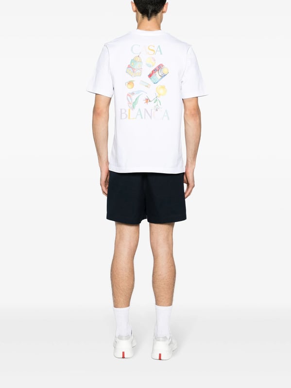 The Objets En Vrac T-Shirt is a screen-printed organic cotton tee, completed with a classic crewneck, short sleeves and Casablanca Paris branded label, designed for a relaxed fit.