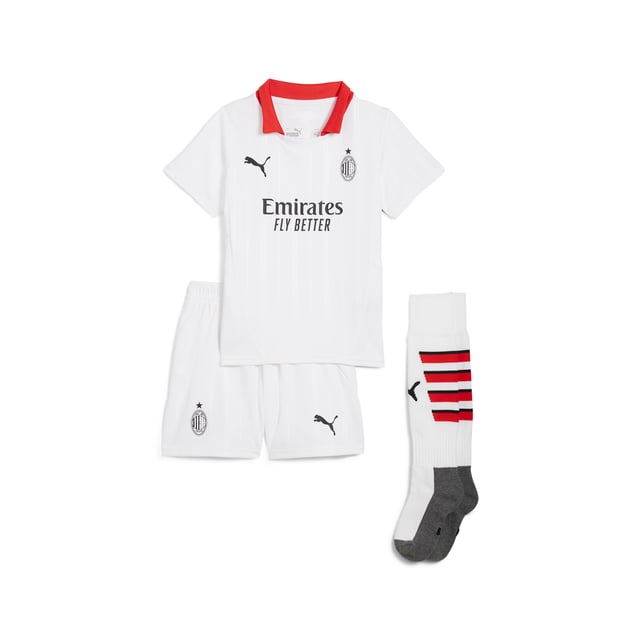 PUMA Boys Toddler AC Milan 24/25 Away Minikit PRODUCT STORY: Details make all the difference in the 24/25 AC Milan Away Kit. The classic white away combined with a red-and-black polo collar and monochromatic crest personifies the spirit of success and casual sophistication of a team synonymous with the Beautiful Game. Tonal pinstripe pattern adds a historic touch, honoring AC Milans origins as the Milan Football and Cricket Club. FEATURES & BENEFITS: dryCELL: Performance technology designed to wick moisture from the body and keep you free of sweat during exercise; Made with 100% recycled material excluding trims & decorations. DETAILS: Regular fit; 170 gsm, Jacquard; Short sleeves; Official team branding; PUMA Kids: Recommended for young kids between 4 and 8 years.