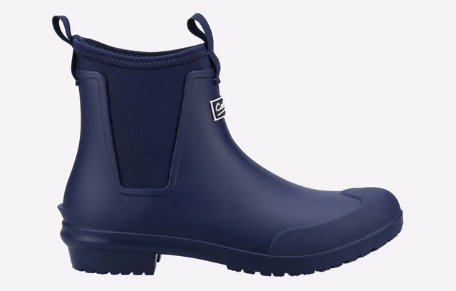 Grovsner from Cotswold, is the perfect welly for all weather conditions. With fully waterproof neoprene for excellent warmth and comfort.
- 100% Waterproof
- Pull On Loop
- Lightweight sole
- Reinforced toe and heel
- Easy to clean overlay