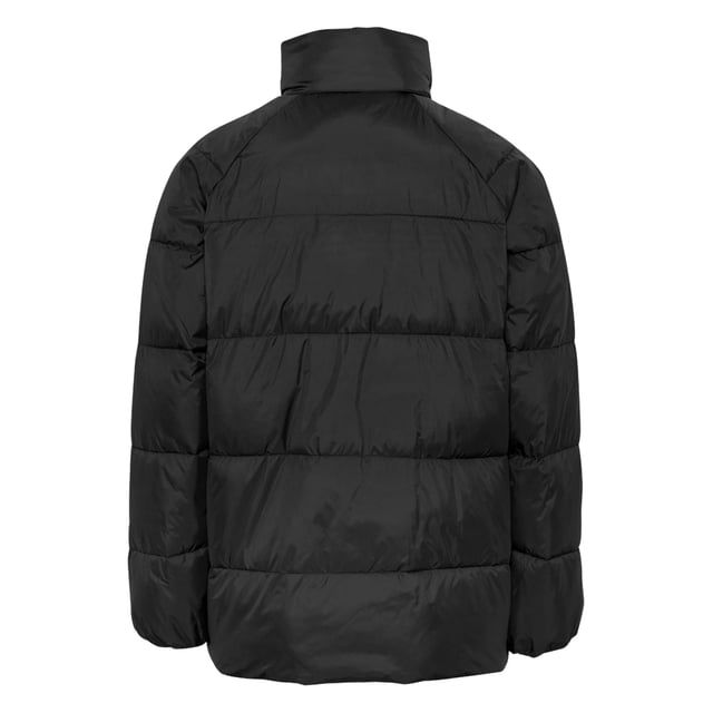 Chaqueta para hombre de la marca Tommy Jeans en color negro. La chaqueta está hecha de poliéster reciclado y tiene un corte regular. En el pecho lleva el icónico logo de Tommy.  Marca: Tommy JeansNombre del modelo: Vail Puffer JacketCategoría: chaqueta de hombreMateriales: poliéster recicladoColor: negro