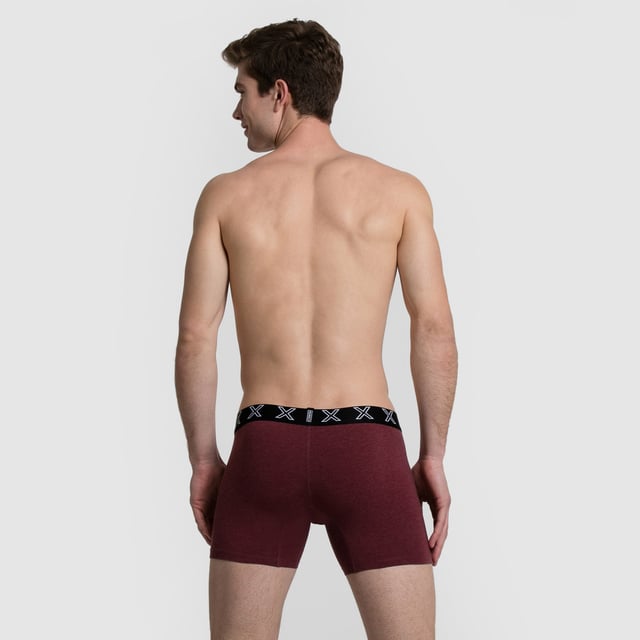Pack-2 Boxers Casual Munich.
Color Gris-granate
Cinturilla de goma elástica, con el logo de la firma bordado consecutivamente.
Tejido cómodo y transpirable.
Nombre de la marca estampado en la parte delantera inferior.
Costuras vistas a tono.

Composición:  79% Algodón -15% Viscosa - 6% Elastano

 Instrucciones de lavado:
-Lavar a temperatura máx. 40ºC.
-No usar lejía.
-Admite lavado en seco.
-Permite utilizar secadora.
-Planchar a temperatura máx. 130ºC.