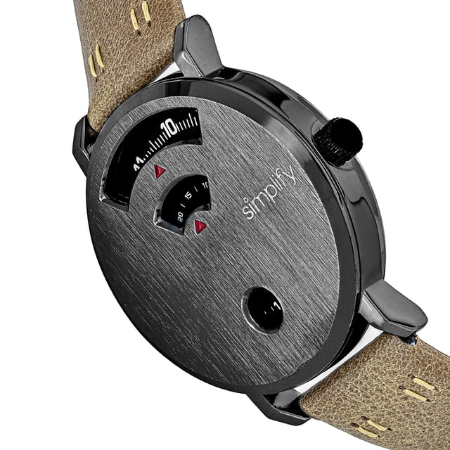 Gepolijste aluminium behuizing; Quartz uurwerk; Niet-verblindend krasbestendig mineraal kristal; Bovenste weergave is uur; Middelste weergave is seconden; Lagere weergave is minuten; Logo-gegraveerde roestvrijstalen achterkant van de behuizing; Echt lederen band; Logo-gegraveerde roestvrijstalen sluiting; 40 mm kastdiameter; 3ATM waterbestendigheid;