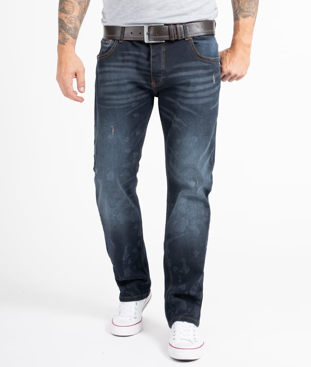 Ein Klassiker für Arbeitsalltag, Freizeit und Urlaub ist die Blue Jeans im Comfort Fit! Viele unserer hell- bis dunkelblauen Herren Jeans gefallen mit coolen Waschungen im Used-Look. Die lässig sitzenden Hosen verfügen über gerade geschnittene Beine, das typische 5-Pocket-Design und ein Rock-Creek Patch. Neben praktischen Bundschlaufen besitzen sie einen Verschluss mit Knöpfen oder Zipper. Unsere Herren Jeans bestehen zu 100% aus Baumwolle oder haben einen hohen BaumwollAnteil. Bei einigen Modellen sorgt ein Stretch-Anteil für die perfekte Passform.
