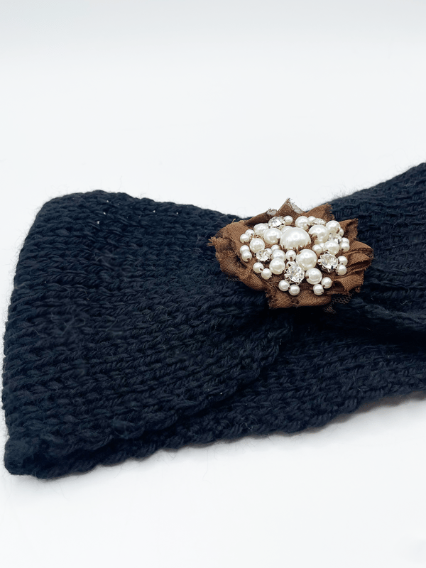 Black Knitted Headband With Pearl and Gem Flower
Colour:Black
Onesize
Material: 100% Acrylic
SKU: W51121