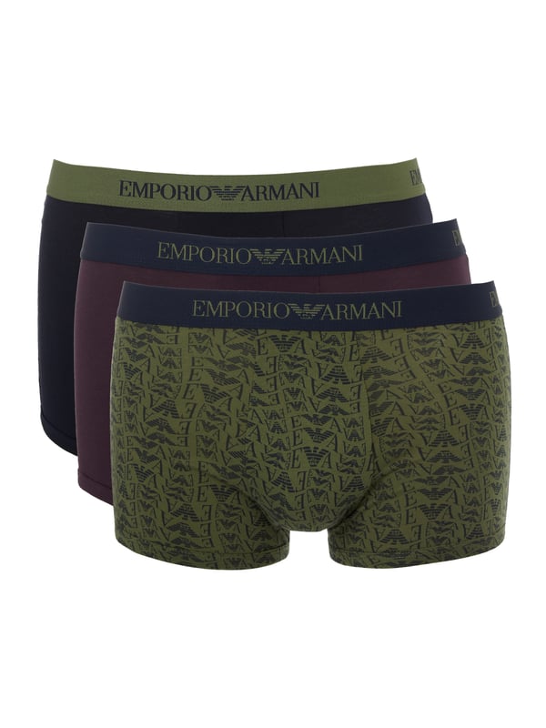 Einfarbige und gemusterte Boxershorts von Emporio Armani im 3er-Pack bieten höchsten Tragekomfort und stilvolles Design. Das Set enthält zwei einfarbige und eine Boxershorts mit Alloverprint. Diese körpernah geschnittenen Boxershorts verfügen über einen elastischen Bund mit dem markanten Label-Schriftzug. Der figurbetonte Schnitt sorgt für eine perfekte Passform und unterstreicht die moderne Ästhetik. Die hochwertige Verarbeitung garantiert Langlebigkeit und Komfort. Wir sind überzeugt, dass dieses Produkt Ihre Erwartungen übertreffen wird.