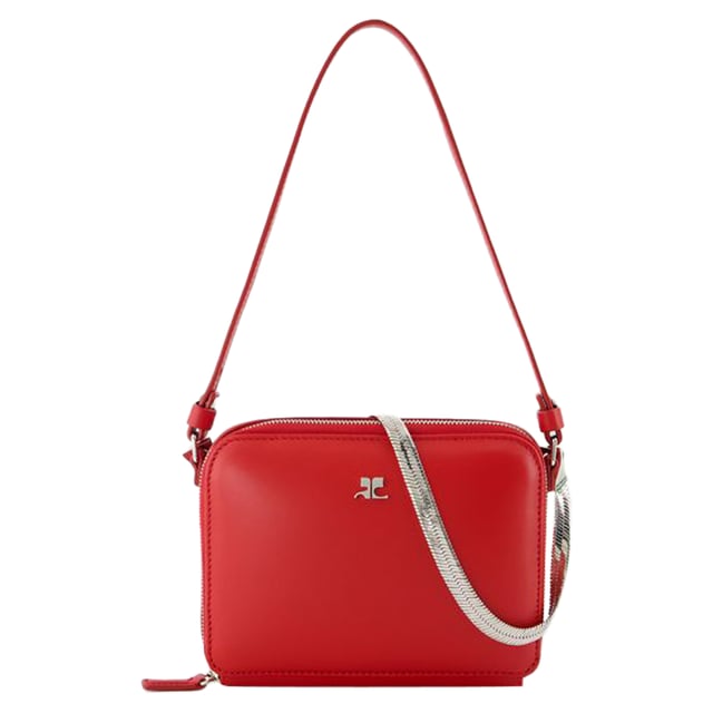LEATHER- 80% polyurethane 20% polyester. Closure: Zipper closure. Interior fittings: back pocket.