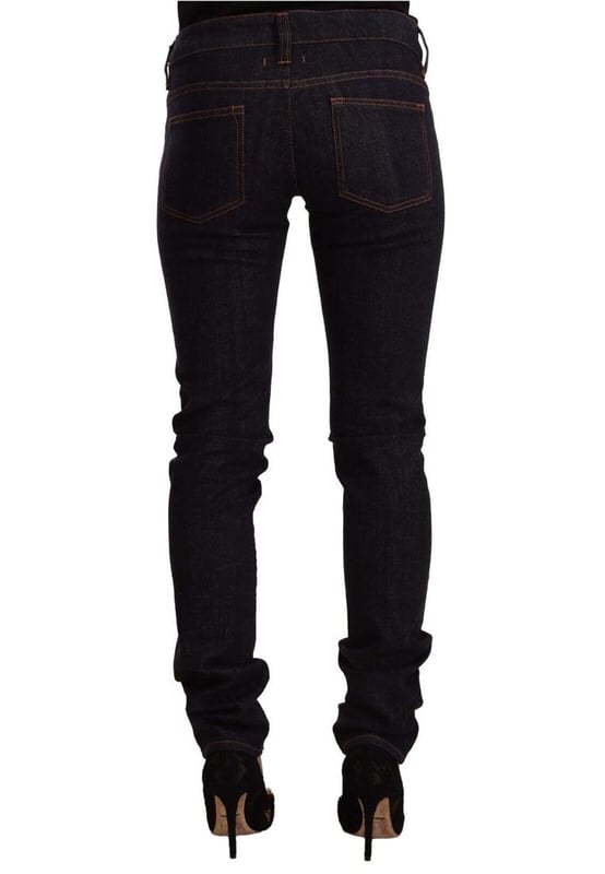 Authentic GF Ferre slim fit jeans with logo detail
  Crafted from 98% cotton and 2% elastane
  Slim fit cut with zipper and button closure
  Mid waist design
  Versatile black color
  Comfortable and stretchy
  Brand new with tags
Material: 98% Cotton 2% Elastane