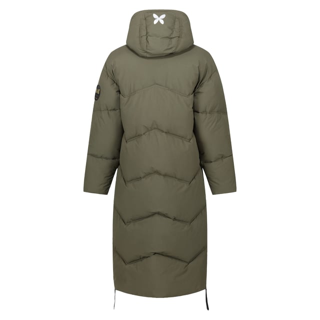 100 % polyester. Fyllning: Imiterad dun, fjäderfri, återvunnen. Design: Överallt tryck, broderad patch, logotyp, quiltad. Tygteknik: DWR-finish, slitstark. Urringning: Med huva. Ärmtyp: Långärmad. Nedre sidsöm, vändbar. Funktioner i huvan: Dragsko, Grown On Hood. Längd: Lång linje. Fickor: 2 nedre fickor med dragkedja, 2 sidofickor med dragkedja. Fästning: Full dragkedja, stöttning. Fåll: Justerbar. Hållbarhet: Cruelty Free, tillverkad av återvunnet material. 8 UK: 32 tum. 10 UK: 34 tum. 12 UK: 36 tum. 14 UK: 38 tum. 20 UK: 45 in. 18 UK: 43 tum. 16 UK: 40 tum.