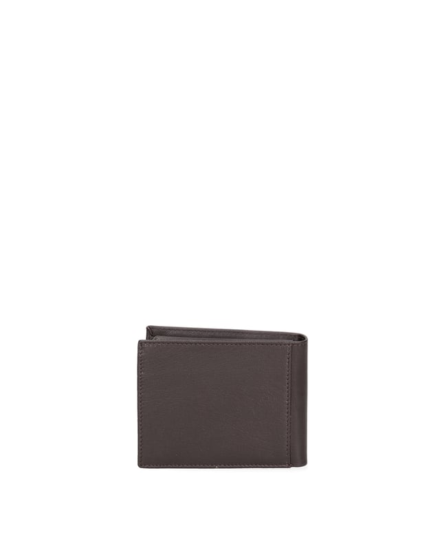 Cartera de hombre. El cierre está ausente. Los bolsillos internos son tarjeteros. Los bolsillos externos están ausentes. Falta la correa para el hombro. Falta el mango. Hay un compartimento interno. El material exterior es 100% Piel Auténtica. Internamente no está forrado. Medidas: 12x9,5x2 cm. Producto de moda