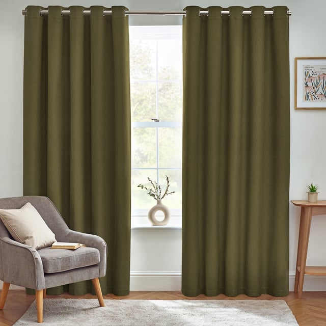 In modern fresh tones, the Dawn blackout eyelet curtains provide both functionality and effectiveness for your home. The soft-textured, temperature regulating marl effect fabric not only keeps out the light, but also ensures your home is cool in summer and warm in winter.
