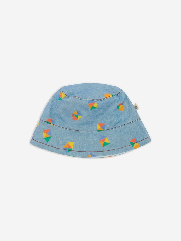The Bonnie Mob depict passion and colour into their eco-friendly, sustainable abstracts. This girls bucket hat features miso hat patterning via sustainable properties and an innovative perspective. They will look effortlessly adorable. Note: There is Only a Strap For the Smallest Size (12-24m) 95% Organic Cotton 5% Elastane