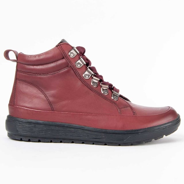 Purapiel, 10 years warranty. Women's casual bootie. Made in 100% natural leather free of Chromium VI. High quality materials. Padded insole. Manufactured by other brands for our brand. Approximate measurements: 12 cm high cane and 8 cm wide cane.