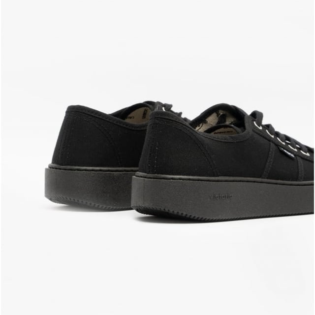 Victoria UTOPï¿½A TOTAL Womens Canvas Trainers Black

 Upper Material: Fabric

Lining Material: Fabric

Sole Material: Rubber

Closure/Fastening: Lace-Up

Features: Comfort,Breathable

Toe Shape: Round

Shoe Width: Regular

Item Weight: 0.8 KG

Heel Height: Flat (Under 2.5cm)

Trainer Style: Plimsolls

Gift Boxed: No
Product Code: 1260111/BLK