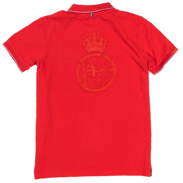 Polo de manga corta.
Color Rojo
Cuello de solapa con acabado acanalado.
Cierre medio de botones.
Bordado  y parches de la marca, en la parte superior y en la parte trasera.
Mangas con acabado acanalado.
Tejido cómodo y elástico.
Costuras vistas a tono.

Composición:  100% Algodón

Lavar máximo a 30ºC.
- Planchar a media temperatura, máx. 110ºC.
- No permite usar secadora.
- No usar lejía.
- No admite el  lavado en seco.