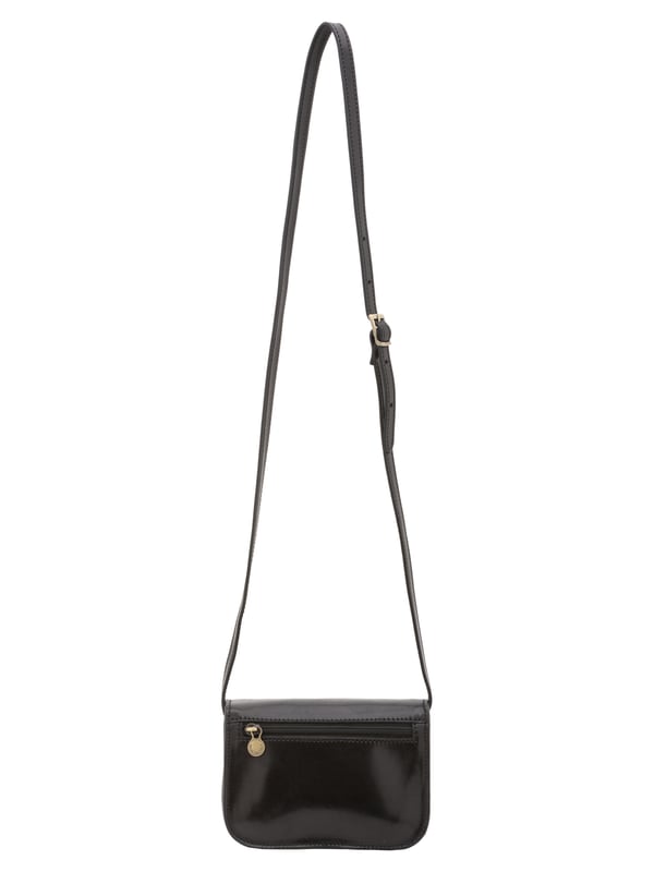 Bolso bandolera para mujer. El cierre es con imán. Los bolsillos internos son uno con cremallera. Los bolsillos externos son uno en la espalda con cremallera. La bandolera es ajustable en piel. Falta el mango. Hay tres compartimentos internos. El material exterior es auténtica piel de vacuno. Internamente está forrado en algodón. Medidas: 19x13x9,5 cm. Hecho en Italia