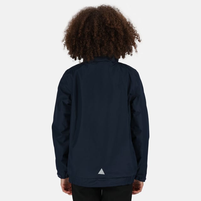100% Hydrafort-Polyester. Winddicht. Verschweißte Nähte. Nietenbesetzte Sturmklappe mit Klettverschluss. Polyamid-gefütterte Ärmel mit Thermoguard-Isolierung. Elastische Manschetten. 2 untere Reißverschlusstaschen. Reflektierende Sicherheitspaspeln an den unteren Taschen und den Rückennähten. Innentasche. Verdeckte Kapuze. Mit Fleece gefütterter Kragen. Gedrucktes Namensetikett. Verdeckter Reißverschluss im Futter für den Zugang zu Stickereien. Auch in Herrengrößen erhältlich, Code TRW297. Gewicht: 250g/mï¿½ Serie Anti-Pill Symmetry Fleece. Material: Hydrafort-Polyester. Regatta Kindergrößen (Brustumfang ca.): 2 Jahre (53-55cm), 3-4 Jahre (55-57cm), 5-6 Jahre (59-61cm), 7-8 Jahre (63-67cm), 9-10 Jahre (69-73cm), 11-12 Jahre (75-79cm), 32 (79-83cm), 34 (83-85cm).