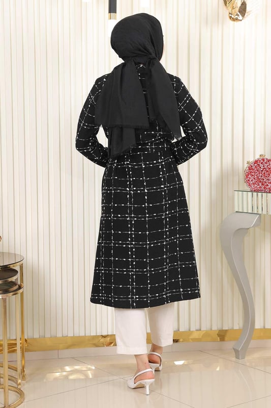 Stoffmerkmal: Hergestellt aus Chanel-Stoff.Produktmerkmal: Es handelt sich um ein neues Hijab-Modestück der Saison. Es hat vordere Knöpfe, die verwendet werden können. Es gibt eine Tasche. Der Gürtel ist verstellbar. Aufgrund von Konzeptaufnahmen kann es zu Farbunterschieden bei dem Produkt kommen. Die Größe des Models ist 38. Eine Größentabelle ist