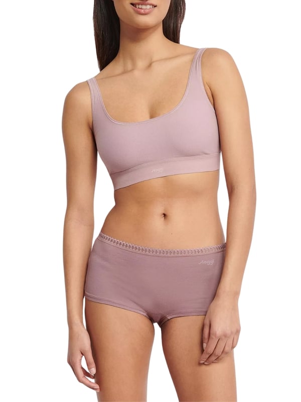 Sloggi GO Crush Short. Mid rise short style brief with a double layer crotch and light, comfortable fabric. 3 Pack. Product is made of 95% Organic Cotton, 5% Elastane and is machine washable.