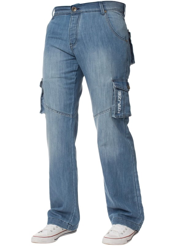 Kruze Mens Designer Cargo Combat Multi Pocket Denim Jeans. 7 bolsillos incluyendo moneda, bolsillos laterales. Los bolsillos traseros y laterales están asegurados con cierre de botón. Costuras de contraste, pinza ajustable en la parte posterior. Interruptor ajustable a los dobladillos. Ideal para ropa casual y de trabajo. Botón de cierre de mosca. Botones y remaches de marca.