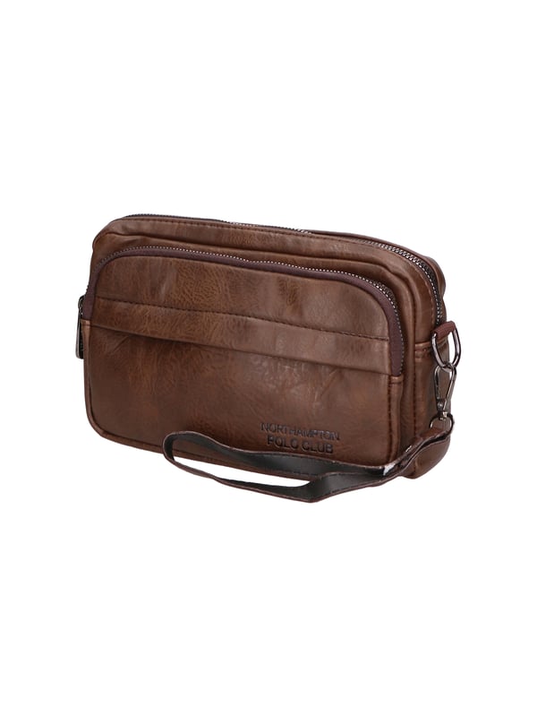 Northampton polo club Bolsa de cuero PU de un solo compartimento. Equipado con un encaje para usarse como bolsas de embrague y correas para hombros. Producto vegano.