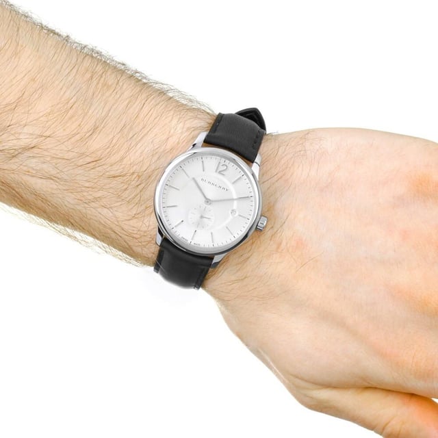 Specification Details Brand Burberry Model BU10000 Barcode Number 822138046688 Gender Men's Case Diameter 40 mm Case Material Stainless Steel Case Colour Silver Dial Colour Beige Band Material Leather Band Colour Black Movement Quartz Chronograph Yes Water Resistance 50 Meters