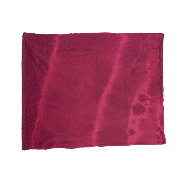 Infinity-Kragen Buff aus Viskose und Polyester, entworfen, um Weichheit, Leichtigkeit und Stil für jeden Anlass zu vereinen.

 Hauptmerkmale:

 - Hergestellt aus einer Mischung aus Viskose und Polyester, die sich weich anfühlt und eine höhere Widerstandsfähigkeit bietet.
 - Rohrförmiges Design mit Infinity-Hals, einfach zu tragen und zu kombinieren.
 -Unisex.
 - Elastischer Halstuch.
 - Atmungsaktives und schnell trocknendes Material, perfekt für den täglichen Gebrauch zu jeder Jahreszeit.
 - Einheitsgröße.
 - Für Erwachsene konzipiert.
 - Erhältlich in einer Vielzahl von Farben und Drucken mit dem Buff-Logo, das die Qualität der Marke hervorhebt.

 Ein vielseitiges und funktionelles Kleidungsstück, perfekt für alle, die Komfort und Design in einem einzigen Accessoire suchen.
 Maßnahmen: 51,5 x 64,5 cm
 Komposition: 50 % Viskose, 50 % Polyester
 Pflege:
- Maschinenwäsche max. bei 40 °C.
 - Vermeiden Sie die Verwendung von Weichspülern.
 - Verwenden Sie kein Bleichmittel.
 - Benutzen Sie keinen Trockner.
 - Kein Bügeln.