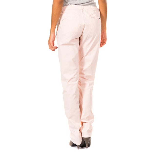 Long pants woman. 
 Light pink. 
 Zipper and button on the front. 
 Two open pockets on the front. 
 Stamping brand logo on the front side. 
 Two open pockets in the back. 
 Belt loops. 
 Fabric label with the brand name on the back of the waistband. 
 Netherlands with straight cut. 
 Seams views tone. 

 Composition: 
 - 100% cotton. 

 Washing instructions: 
 - Wash up to 40 ° C. 
 - Iron at medium temperature, max. 110C. 
 - Allows dryer. 
 - Do not bleach. 
 - Not allowed dry cleaning. 

 Composition: 100% Cotton
 Care:
Wash maximum at 40ºC.
 - Iron at medium temperature, max. 110ºC.
 - Allows you to use a dryer.
 - Do not use bleach.
 - Does not support dry cleaning.