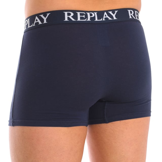 Stretchkatoenen boxer.
 Elastische rubberen tailleband, met de merknaam herhaaldelijk geborduurd.
 Comfortabele en ademende stof.
 Anatomische voorkant, met de mogelijkheid om vast te houden zonder te knellen.
 Naden in toon zichtbaar.
 Samenstelling: 95% Katoen, 5% Elastaan
 Onderhoud:
Wassen op maximaal 40º.
 Strijken op lage temperatuur.
 Geen bleekmiddel gebruiken.
 Geen droger gebruiken.
 Niet chemisch reinigen.