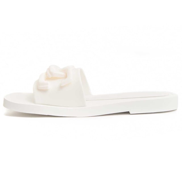 Casual sandaal voor dames. Comfortabele pasvorm. Gevoerde binnenzool. Antislip zool. Versterkte stiksels. Door andere merken voor ons merk gemaakt.