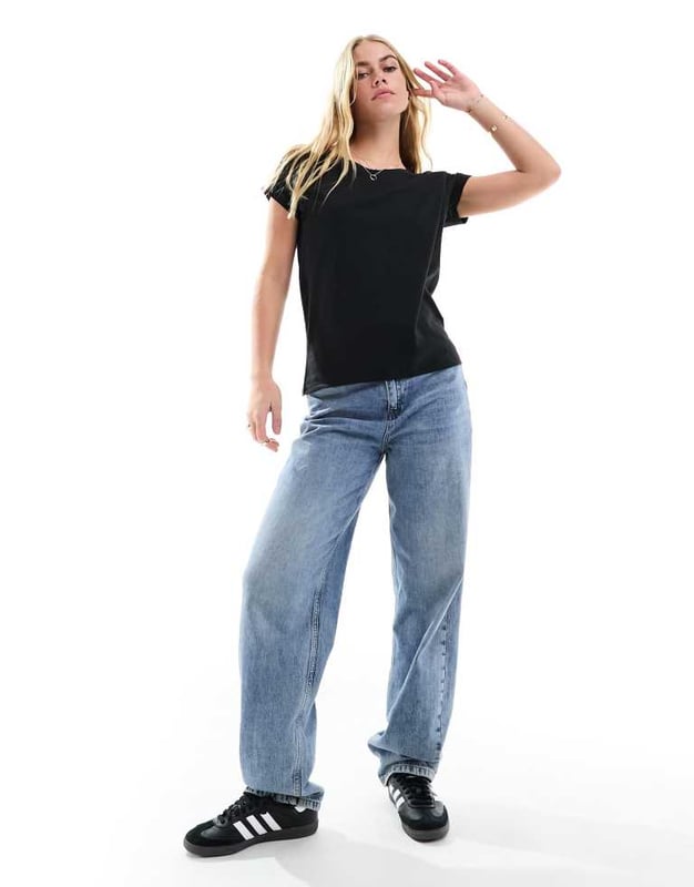 Tops by Vila Your new go-to Round neck Roll sleeves Regular fitSold By: Asos