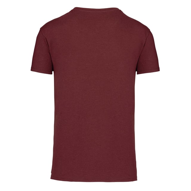 Camiseta de hombre de la marca Ballin Est. 2013. Las camisetas de Ballin Est. 2013 están hechas de algodón 100% orgánico, y tienen un corte regular. El suave algodón proporciona una gran comodidad.  Nombre del modelo: Cut Out Logo ShirtCategoría: camiseta de hombreMateriales: algodón orgánicoColor: rojo burdeos