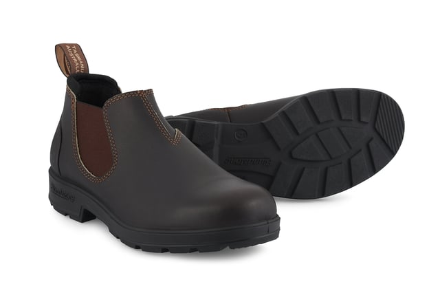 Building on the infallible Blundstone original series, the Blundstone 2038 offers the same great styling, comfort and practicality you can expect from the Blundstone original series in a new, iconic low cut design. Crafted with premium leather uppers in the brown colour, the Blundstone 2038s maintain outstanding water resistance in a new and fresh design. With the special comfort cuff, these Blundstone are just as comfortable as its bigger brothers, and the ergonomically engineered toe spring combined with XRD® Technology in the heel further reduces wearer fatigue while increasing comfort. Additional leather heel protection and the durable TPU outsole ensure that this low-cut boot will last you many seasons to come. A versatile and stylish shoe, the Blundstone 2038 is a versatile shoe for those that want to look stylish on the go.  2.5mm thick premium black leather uppers Black elasticated sides and iconic pull tags for easy slip-on Padded collar for outstanding comfort Highly durable TPU outsole Cushioned midsole for all-day comfort Blundstone SPS Max Comfort system for superb shock absorption Removable footbed Lightweight for all-day everyday comfort