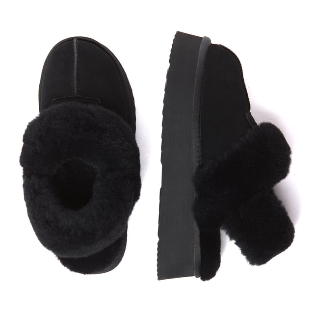 Stay on-trend this winter with these must-have Fantail slipper! Featuring a platform sole with a discreet elastic band for optimal comfort and fit, they also include an extra fluffy buckle strap, offering versatile styling options. Chic and cozy, they're perfect for keeping your feet snug.

Product No. EAU2018

Description:
- Cow Suede Upper
Sheepskin Wool Lining
EVA Sole
