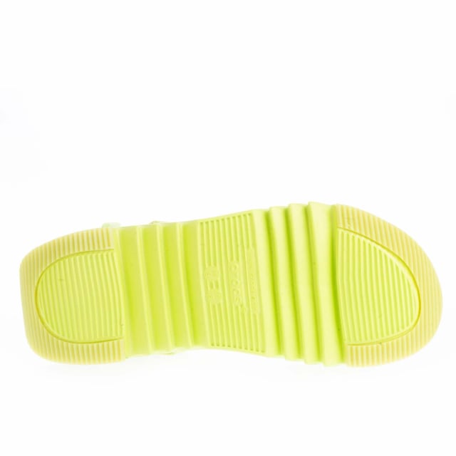 Crocs Hiker Xscape Sandals in lime.- Two-strap Croslite™ upper with heel cushioning is contoured to the foot.- Adjustable mesh heel strap with hook and loop.- Rubber heel and toe for improved traction.- Express your personality with Jibbitz™ Badges (sold separately).- Iconic Crocs Comfort™: Ease. Flexibility. Complete comfort.    - Improved Sawtooth sole.- Ref: 2081813UH