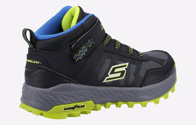 Trek throughout the day in comfort with the Skechers Fuse Tread - Trekor shoe. This trainer boot features a water repellent treated leather upper with an Air-Cooled Memory Foam insole, stretch-laced front, and a durable Goodyear Performance Outsole.
- Mid top gore and strap trainer- Durable rubber outsole- Air-cooled memory foam cushioning