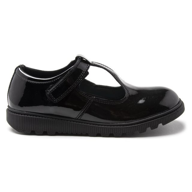 Comodidad en su máxima expresión: con este clásico zapato de regreso a clases Gracie 2 de Hush Puppies. El negro. bomba de chicas brillantes. en estilo bailarina Mary Jane presenta el exclusivo ajuste Fit Left Fit Right de Hush Puppies, además de un protector de talón mejorado para protección contra raspaduras. Su forro transpirable y su plantilla micro-fresh permiten usarlo durante todo el día sin comprometer el estilo ni la apariencia.