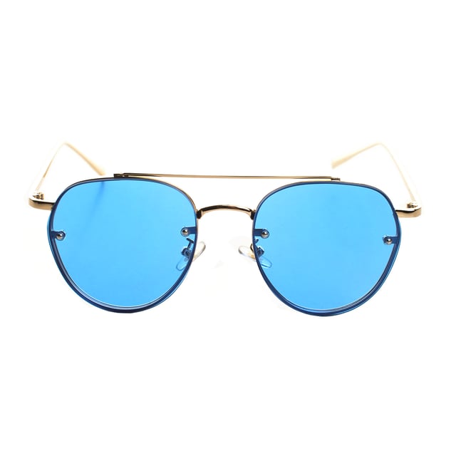 Must Have unisex sunglasses with a round design and metal frame, which provide a sophisticated and modern style.

 Equipped with polycarbonate lenses with UV 400 protection, they block 100% of UVA and UVB rays, providing excellent eye protection in bright environments.

 The round shape adds a vintage and versatile touch, ideal to complement any look.

 They include the Must Have logo engraved on the temples and on one of the lenses, adding a distinctive detail.

 They come with a soft cleaning cloth to keep your lenses spotless and a protective case to store them safely.

 Perfect for complementing any look, these glasses are ideal for those looking for protection and style in one piece.
 Measures: Lens height: 50 mm, Lens width: 52 mm, Bridge: 19 mm, Temples: 142 mm
 Composition: Metal
 Care:
- Wash only with water or, if necessary, a mild soap.
 - Dry with a soft cloth to avoid scratches.
 - Avoid contact with harsh surfaces or abrasive liquids.