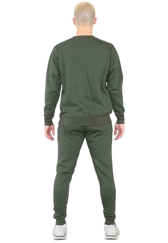 MYT Heren trainingspak met ronde hals en pullover. MYT-borduurlogo op borst en linkerbeen. Fleece met borstelrug. Met geribbelde taille en manchetten. Slim-fit joggingbroek met 2 zakken. Elastische taille met trekkoord.