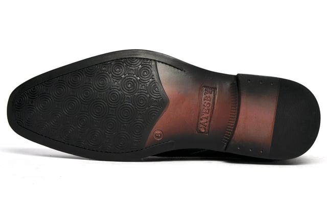 Combining brogue styling and a chukka boot silhouette with premium craftmanship, these Catesby England Belfry mens boots are a true must have, designed for a contemporary on-trend package. These Belfry mens brogue inspired chukka boots are the perfect match for your formal and casual wear. Crafted using a high-end leather upper, durable rubber outsole, and intricate stitch and hole-punch detailing, these boots are designed to impress.
 - Premium leather upper
 - Heel tab for easy on / off
 - 3 eyelet lace up fastening
 - Chukka boot silhouette
 - Soft textile lining
 - Brogue detailing
 - Durable rubber outsole 
 - Catesby England branding