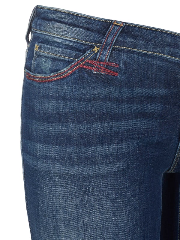 98% katoen, 2% elastaan; Emporio Armani-jeans;  Model: 3Z2J062D0JZ0941;  Hoogwaardige afwerking;  Zachte katoenmix, stretch;  strakke pasvorm;  Sluiting: knoop, ritssluiting;  Klassieke '5-pocket'-stijl;  riemlussen;  Emporio Armani-logodetails