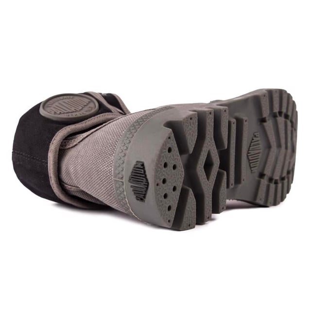 Discover The Palladium Baggy Shoe, A Perfect Blend Of Style And Functionality. Its Iconic Design With A Foldable Cuff Allows You To Effortlessly Switch From A Casual To A Bold Look. Crafted With Premium Materials, This Vegan Hi-top Canvas Sneaker Provides Optimal Comfort With Its Cushioned Insole And Breathable Textile Lining. Its Rubber Outsole Ensures Exceptional Grip On All Surfaces, Whether In The City, On A Gig Or In The Great Outdoors. Designed For Modern Adventurers Seeking A Unique Style And Superior Durability, The Palladium Baggy Kick Will Confidently Accompany You On Your Explorations.
