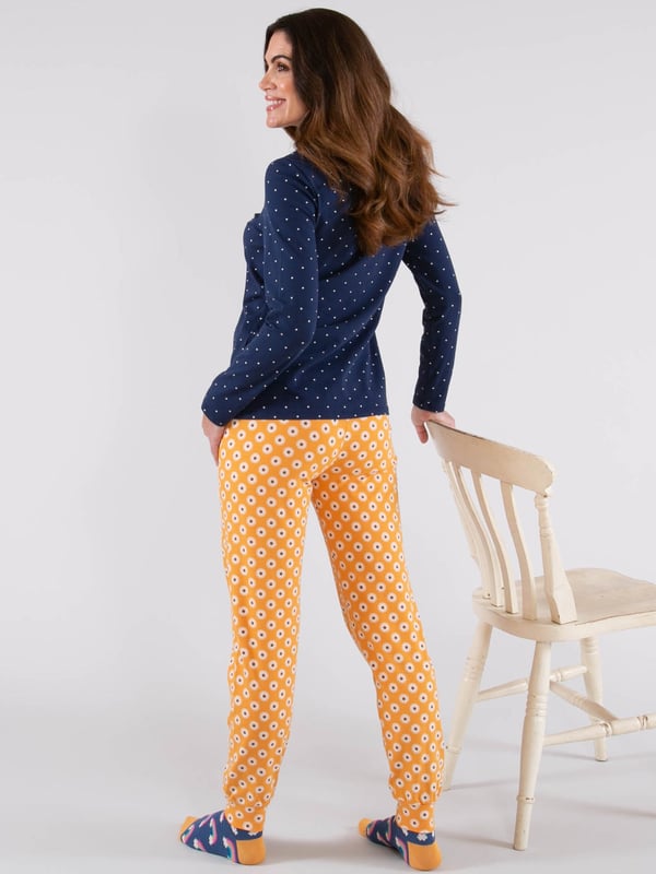 The clue is in the name... Get comfy and relax in these lovely loungers, which cleverly fit full-length on any height thanks to their cuffed ankles. The loungers pair beautifully with so many comfy and casual tops, making them the perfect choice for a lazy day. Made in organic cotton jersey with a little bit of stretch and a deep elasticated waistband, their comfort, quality and sustainability is hard to beat.