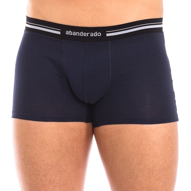 El bóxer de algodón elástico con cintura extra suave para hombre, también conocido como "calzoncillo de algodón elástico con banda ultra suave" o "pantalón interior de algodón con cintura extra confortable", es una elección destacada para aquellos que valoran tanto la comodidad como la suavidad en su ropa interior diaria.

Este bóxer está confeccionado con una mezcla de algodón y elastano, que proporciona una sensación suave y flexible contra la piel. La elasticidad del material permite un ajuste ceñido que se adapta cómodamente a la forma del cuerpo, ofreciendo soporte adecuado sin restricciones.

La cintura extra suave del bóxer asegura un ajuste confortable y sin marcas, ideal para llevar durante todo el día. Esta característica no solo mejora la comodidad, sino que también añade un toque de suavidad adicional, evitando cualquier sensación de incomodidad.

Las costuras planas en el bóxer de algodón elástico minimizan la fricción y evitan las irritaciones en la piel, proporcionando una experiencia de uso sin molestias. Este diseño funcional y práctico lo hace perfecto para uso diario y para cualquier actividad que requiera movimientos libres y confortables.

Disponible en una variedad de colores clásicos y modernos, el bóxer de algodón elástico con cintura extra suave combina estilo con funcionalidad. Es una opción ideal para hombres que buscan una ropa interior que ofrezca tanto confort como un ajuste perfecto.

El bóxer de algodón elástico con cintura extra suave es la elección perfecta para aquellos hombres que priorizan la suavidad, la comodidad y la flexibilidad en su ropa interior. Este bóxer garantiza una sensación agradable y un ajuste óptimo, asegurando una experiencia de uso satisfactoria en todo momento.
 Composición: 96% Algodón, 4% Elastano.
 Cuidados:
- Lavar a temperatura máx. 40º.
- No usar lejía.
- No usar secadora.
- No planchar.
- No lavar en seco.