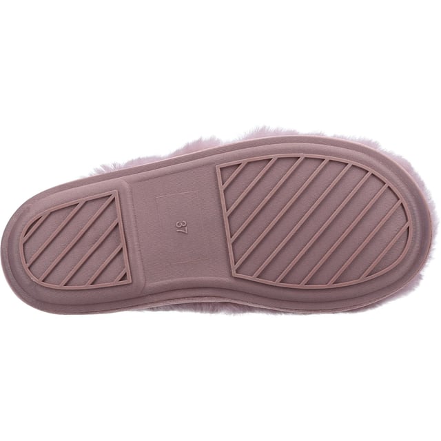 Inspired by cosy country cottages and village home comforts of the Cotswold Hills, Salperton is a premium slipper with luxurious double faced sheepskin uppers and gentle rubber outsole for ultimate comfort.
