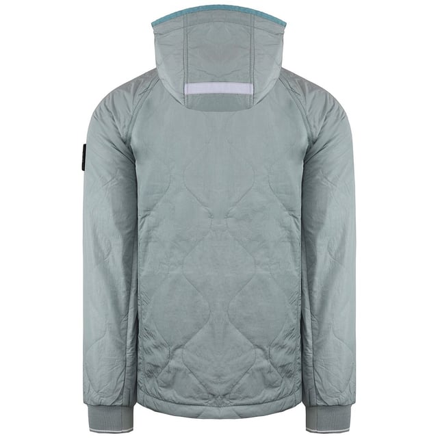 Chaqueta Retro 80's Manilla para hombre de Weekend Offender: una prenda nostálgica y elegante que rinde homenaje a la moda icónica de los años 80. Conocida por su estética streetwear contemporánea, Weekend Offender presenta la chaqueta Retro 80's Manilla, que combina las vibraciones retro con un toque moderno.

Características principales:

 Diseño Retro 80's:  La chaqueta Manilla probablemente presenta un diseño inspirado en las tendencias de moda de los años 80. Busca detalles únicos, combinaciones de colores o estampados que recuerden a esa época, capturando el espíritu del estilo retro.

 Material resistente a la intemperie:  Fabricada con material resistente a la intemperie, la chaqueta ofrece protección contra los elementos. Puede ser impermeable o resistente al agua, lo que la hace adecuada para diversas actividades al aire libre.

 Cierre frontal de cremallera con tirador retro: El cierre frontal de cremallera es una característica común en las chaquetas, ya que facilita su uso y ajuste. La chaqueta Retro 80's Manilla puede incluir un tirador de cremallera con un diseño retro, añadiendo un toque nostálgico.

 Prácticos bolsillos con detalles retro:  Es probable que la chaqueta incluya bolsillos prácticos, como bolsillos con cremallera o con botones a presión. Pueden incorporarse detalles retro, como ribetes en contraste o diseños de bolsillo únicos.

 Forro aislante:  Para mayor calidez, la chaqueta Retro 80's Manilla puede incorporar un forro aislante. Esto la hace adecuada para los días más fríos.
 Diseño con capucha:  Las chaquetas suelen llevar capucha para una mayor protección contra los elementos. La chaqueta Retro 80's Manilla puede incluir una capucha, que proporciona una cobertura adicional en condiciones meteorológicas inesperadas.
