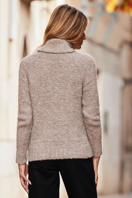 It's cosy season
Every wardrobe needs a roll neck
Super-snug boucle knit
Ribbed neck, cuffs and hem
You can't go wrong with jeans and boots
We love it with leather-look leggings too
